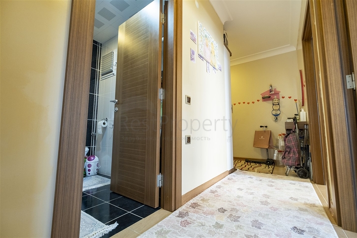 شقه 2 + 1 مفروشه في ليمان كونيالتي 600 م علي البحر