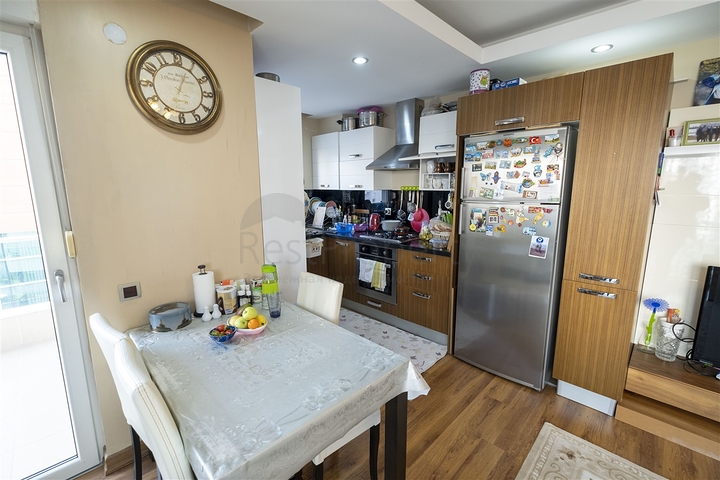 شقه 2 + 1 مفروشه في ليمان كونيالتي 600 م علي البحر