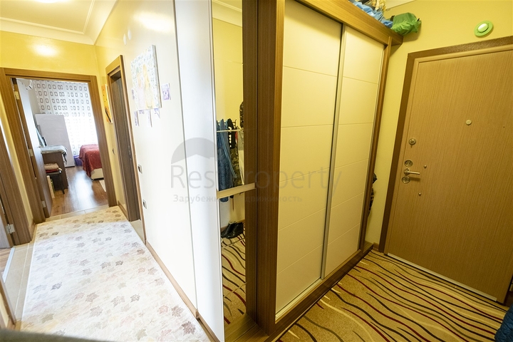 شقه 2 + 1 مفروشه في ليمان كونيالتي 600 م علي البحر