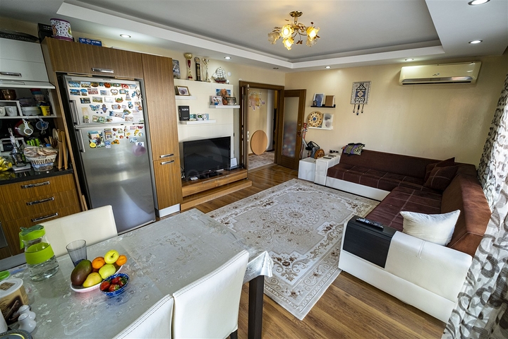 شقه 2 + 1 مفروشه في ليمان كونيالتي 600 م علي البحر