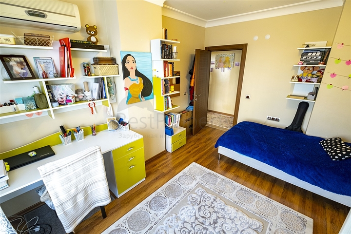 شقه 2 + 1 مفروشه في ليمان كونيالتي 600 م علي البحر