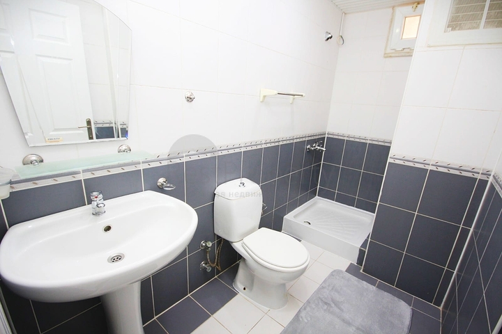 شقة 2 غرفتين وصالة - مفروشة -ضمن مجمع سكني - في منطقة توسمور المركزية / الانيا 