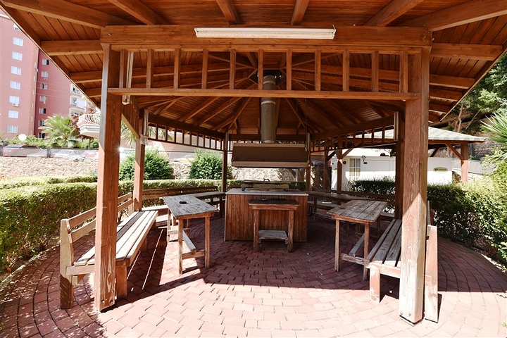 شقة 2 غرفتين وصالة - مفروشة -ضمن مجمع سكني - في منطقة توسمور المركزية / الانيا 