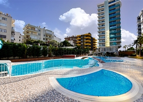 اطلالة بحر مباشرة - شقة طابق مرتفع - ضمن مجمع فاخر - في مهموتلار / الانيا 