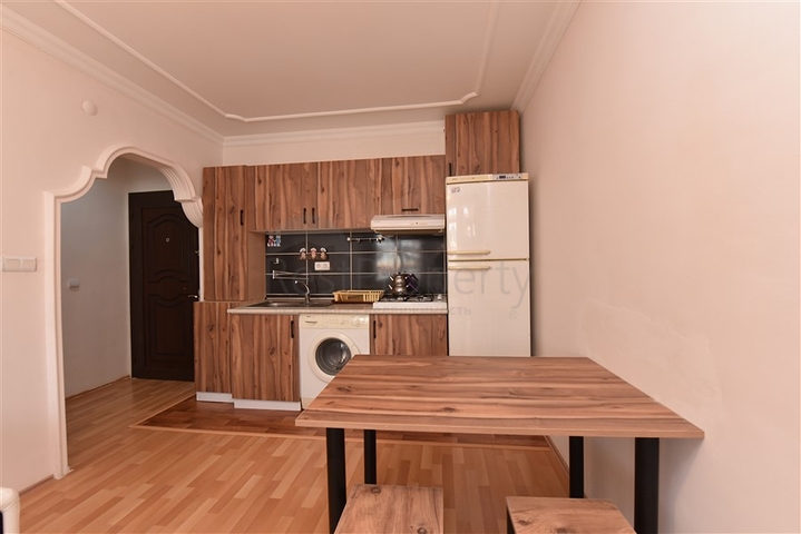 موقع مناسب للاستثمار - شقة غرفة وصالة -في منطقة اوبا / الانيا 