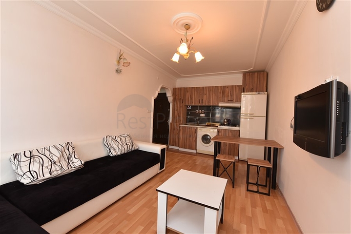 موقع مناسب للاستثمار - شقة غرفة وصالة -في منطقة اوبا / الانيا 