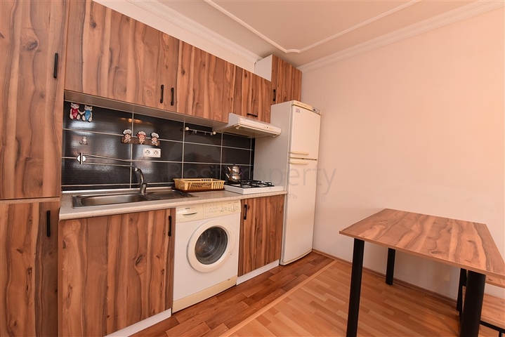 موقع مناسب للاستثمار - شقة غرفة وصالة -في منطقة اوبا / الانيا 