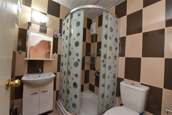 موقع مناسب للاستثمار - شقة غرفة وصالة -في منطقة اوبا / الانيا 