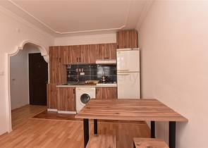 موقع مناسب للاستثمار - شقة غرفة وصالة -في منطقة اوبا / الانيا 