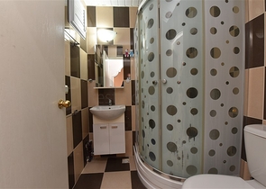 موقع مناسب للاستثمار - شقة غرفة وصالة -في منطقة اوبا / الانيا 