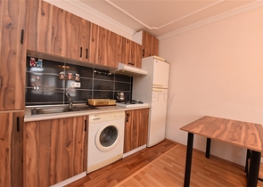 موقع مناسب للاستثمار - شقة غرفة وصالة -في منطقة اوبا / الانيا 