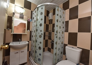 موقع مناسب للاستثمار - شقة غرفة وصالة -في منطقة اوبا / الانيا 