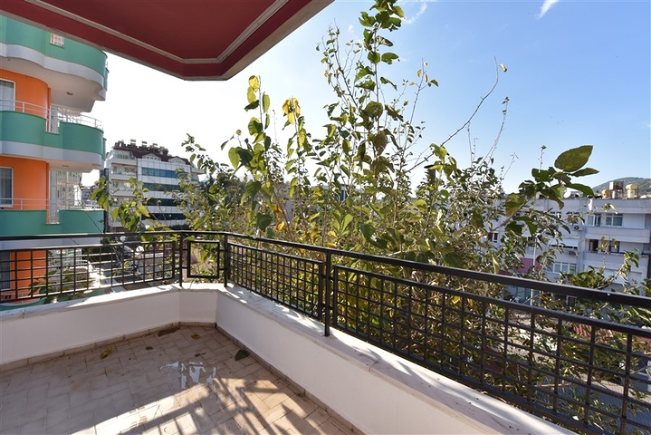 موقع مميز - شقة غرفة وصالة مفروشة - بسعر منافس -في مركز مدينة الانيا 