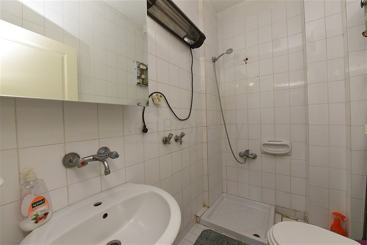 موقع مميز - شقة غرفة وصالة مفروشة - بسعر منافس -في مركز مدينة الانيا 