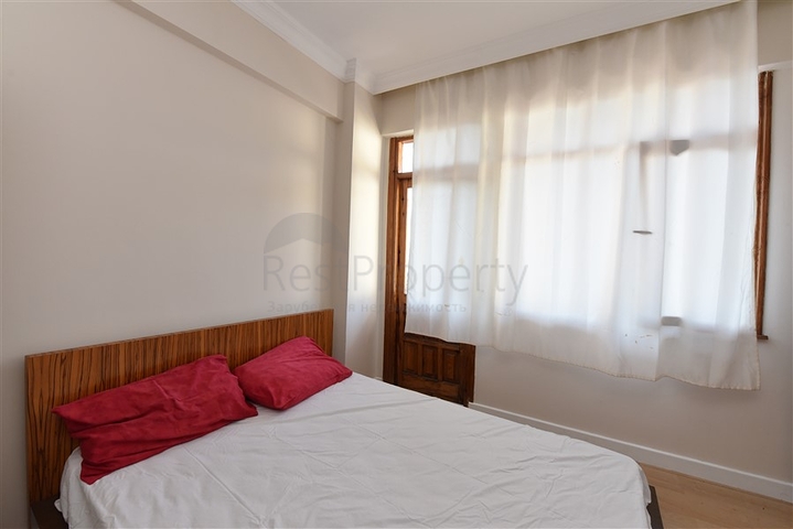 موقع مميز - شقة غرفة وصالة مفروشة - بسعر منافس -في مركز مدينة الانيا 