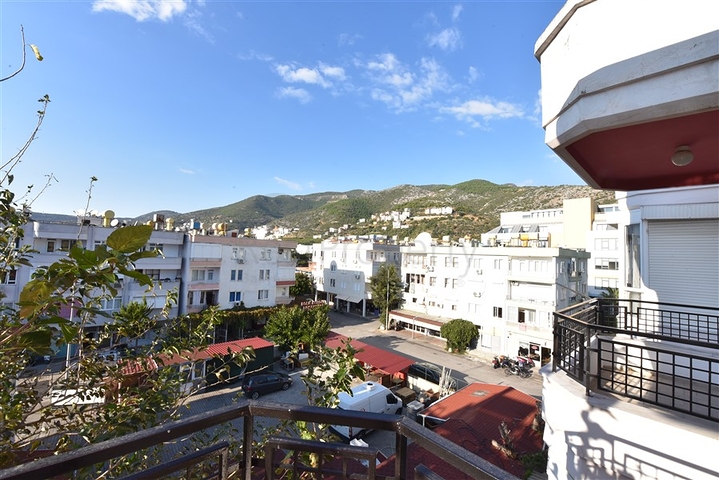 موقع مميز - شقة غرفة وصالة مفروشة - بسعر منافس -في مركز مدينة الانيا 