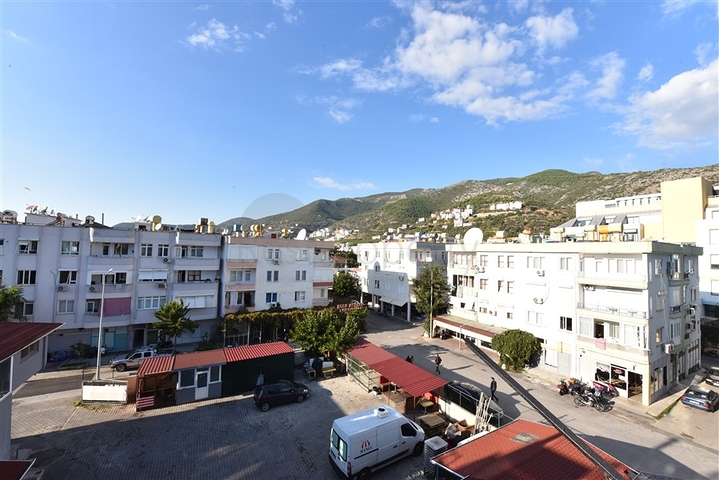 موقع مميز - شقة غرفة وصالة مفروشة - بسعر منافس -في مركز مدينة الانيا 