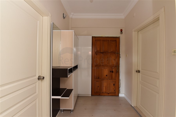 موقع مميز - شقة غرفة وصالة مفروشة - بسعر منافس -في مركز مدينة الانيا 