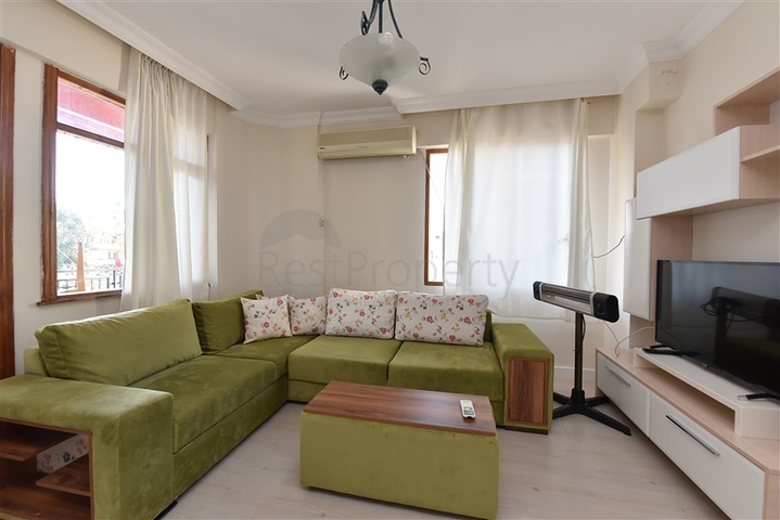 موقع مميز - شقة غرفة وصالة مفروشة - بسعر منافس -في مركز مدينة الانيا 