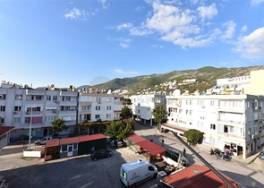 موقع مميز - شقة غرفة وصالة مفروشة - بسعر منافس -في مركز مدينة الانيا 