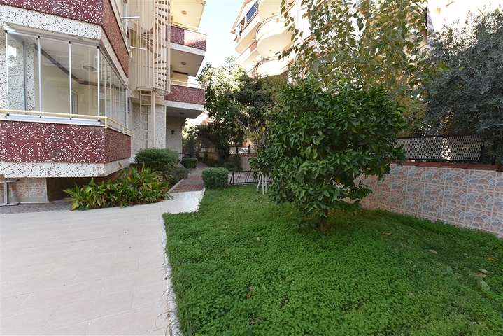 شقة غرفة وصالة -مفروشة -قريب من البحر والخدمات -في منطقة اوبا / الانيا 