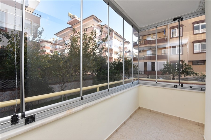 شقة غرفة وصالة -مفروشة -قريب من البحر والخدمات -في منطقة اوبا / الانيا 