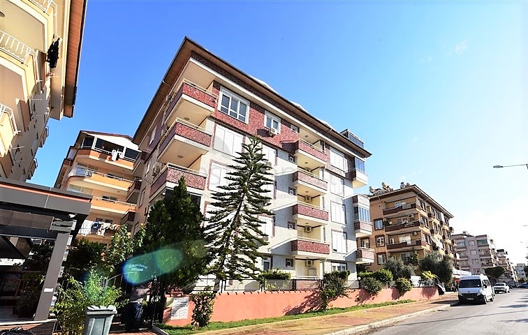 شقة غرفة وصالة -مفروشة -قريب من البحر والخدمات -في منطقة اوبا / الانيا 