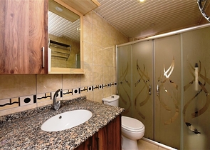 شقة غرفة وصالة -مفروشة -قريب من البحر والخدمات -في منطقة اوبا / الانيا 