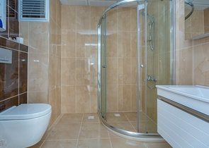 شقة 2 غرفة وصالة -ضمن مجمع سكني حديث -في توسمور / الانيا 