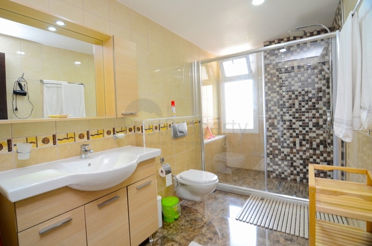 اطلالة ساحرة على النهر - مجمع عائلي - شقة 2 غرفة وصالة - في توسمور / الانيا 