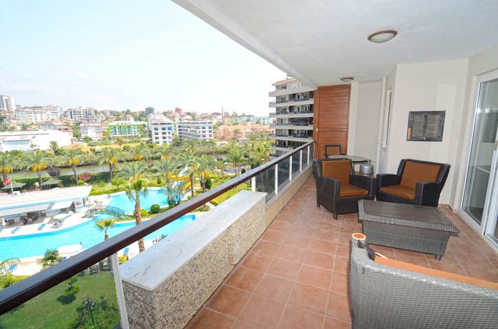 اطلالة ساحرة على النهر - مجمع عائلي - شقة 2 غرفة وصالة - في توسمور / الانيا 