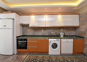 شقة 1+1 - مفروشة - ضمن مجمع قريب من البحر - في كاستل / الانيا 