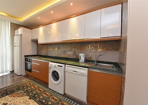 شقة 1+1 - مفروشة - ضمن مجمع قريب من البحر - في كاستل / الانيا 