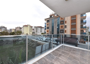 شقة 1+1 - مفروشة - ضمن مجمع قريب من البحر - في كاستل / الانيا 