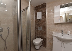 شقة 1+1 - مفروشة - ضمن مجمع قريب من البحر - في كاستل / الانيا 