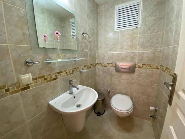 شقة 2 غرفة وصالة -قريبة من البحر -ضمن مجمع في توسمور / الانيا 