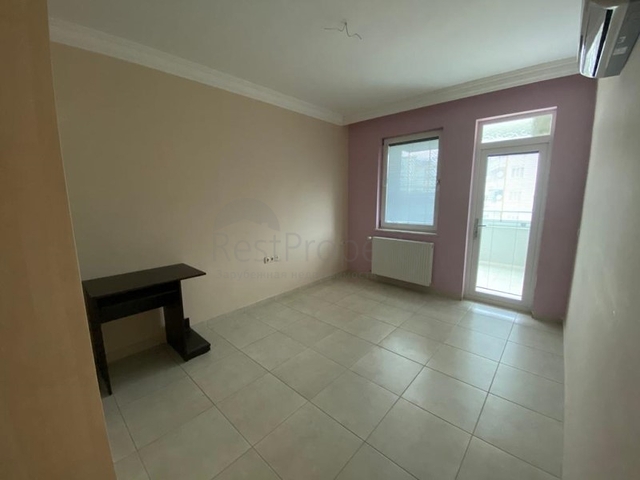 شقة 2 غرفة وصالة -قريبة من البحر -ضمن مجمع في توسمور / الانيا 