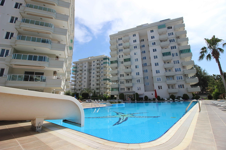 شقة 2 غرفة وصالة -قريبة من البحر -ضمن مجمع في توسمور / الانيا 