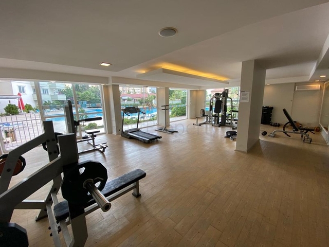 شقة 2 غرفة وصالة -قريبة من البحر -ضمن مجمع في توسمور / الانيا 