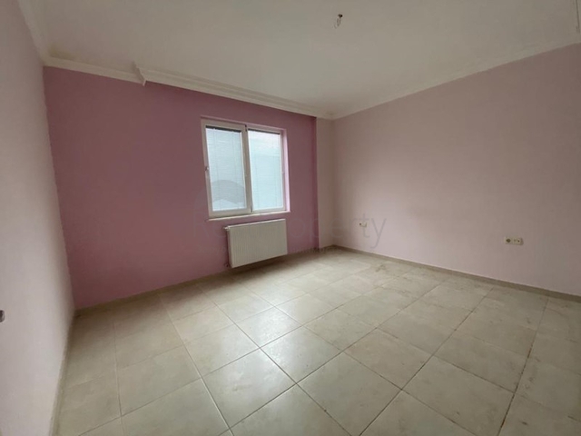 شقة 2 غرفة وصالة -قريبة من البحر -ضمن مجمع في توسمور / الانيا 