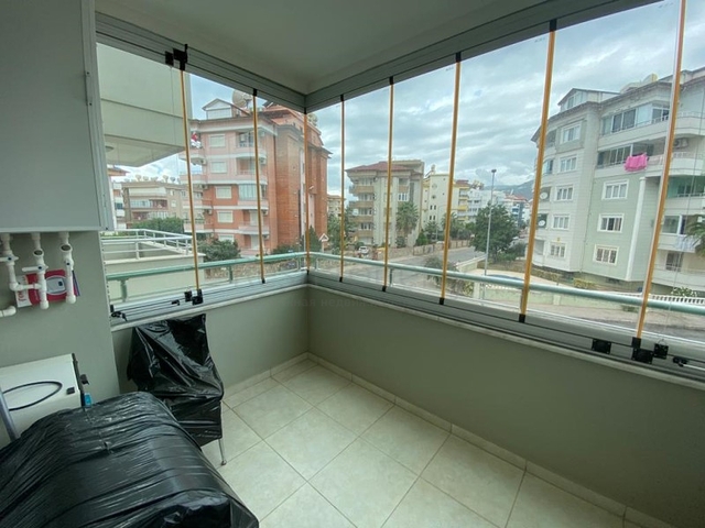 شقة 2 غرفة وصالة -قريبة من البحر -ضمن مجمع في توسمور / الانيا 