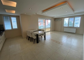 شقة 2 غرفة وصالة -قريبة من البحر -ضمن مجمع في توسمور / الانيا 