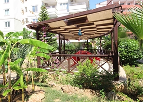 شقة 2 غرفة وصالة -قريبة من البحر -ضمن مجمع في توسمور / الانيا 