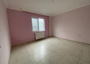 شقة 2 غرفة وصالة -قريبة من البحر -ضمن مجمع في توسمور / الانيا 