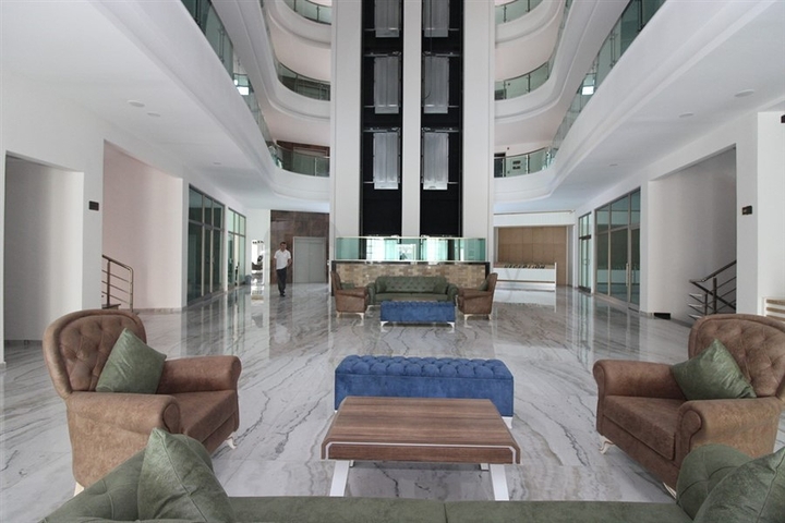 شقق ضمن مجمع فاخر - تصميم 1+1 - في مهموتلار / الانيا