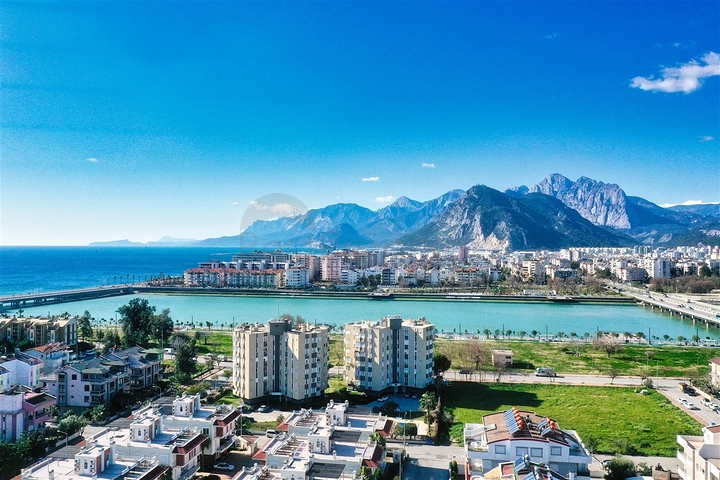 بنتهاوس من 4 غرف نوم 200 متر من شواطئ كونيالتي