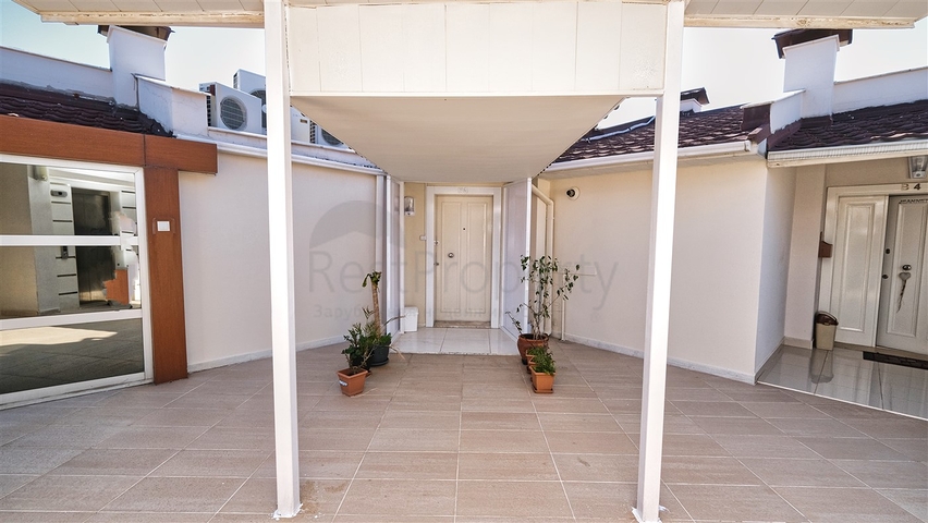 بنتهاوس من 4 غرف نوم 200 متر من شواطئ كونيالتي