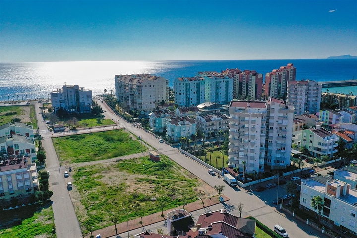 بنتهاوس من 4 غرف نوم 200 متر من شواطئ كونيالتي