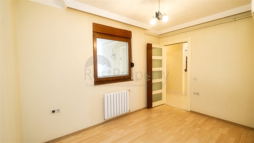 بنتهاوس من 4 غرف نوم 200 متر من شواطئ كونيالتي