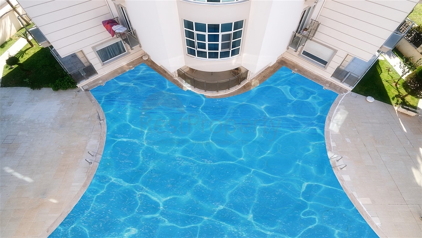 بنتهاوس من 4 غرف نوم 200 متر من شواطئ كونيالتي